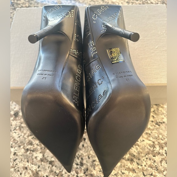 Authentic Balenciaga Black Leather Pumps - Picture 5 of 10